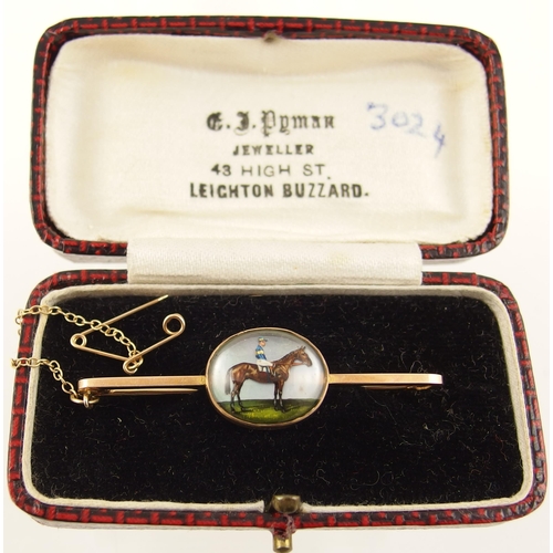 88 - A 9ct Essex crystal bar brooch