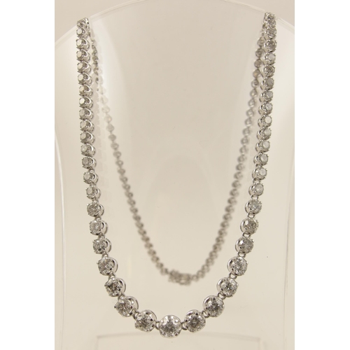 102 - A diamond set necklace