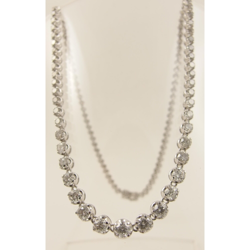 102 - A diamond set necklace