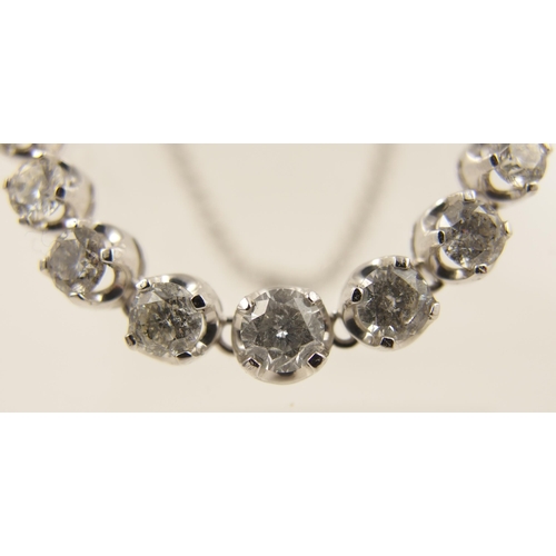 102 - A diamond set necklace