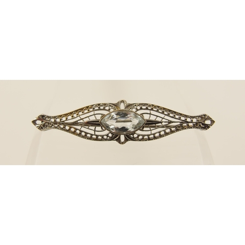 115 - 14ct brooch