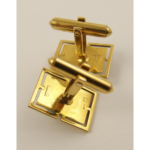 119 - 14ct cufflinks