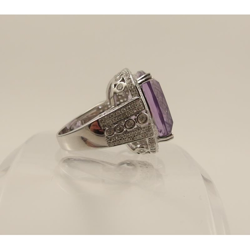 124 - Impressive amethyst ring