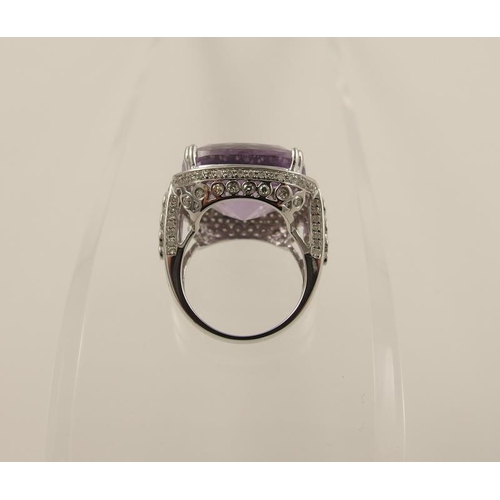 124 - Impressive amethyst ring