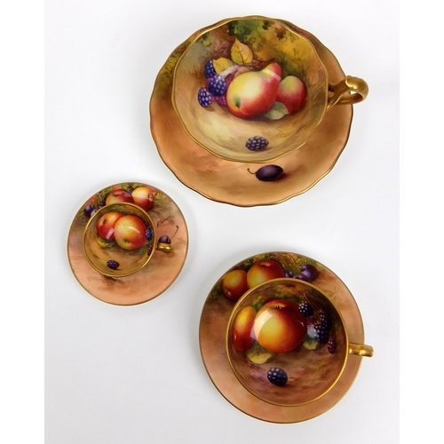 675 - A group of Fruit Worcester porcelain