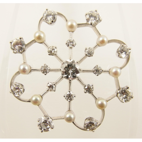 68 - A diamond brooch