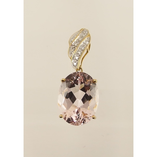 77 - A pink gemstone pendant