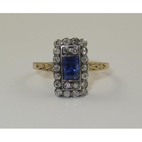 69 - An Art Deco sapphire and diamond ring