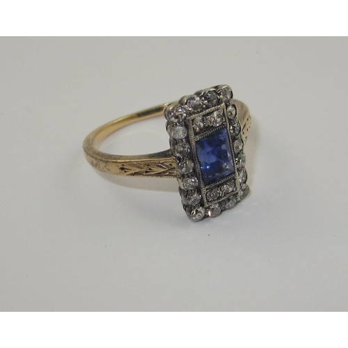 69 - An Art Deco sapphire and diamond ring