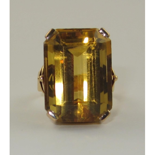 72 - A 14ct citrine ring