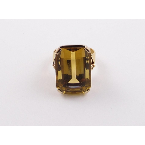 72 - A 14ct citrine ring