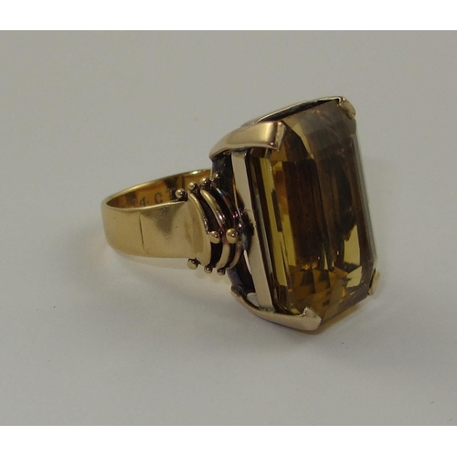 72 - A 14ct citrine ring