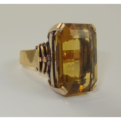 72 - A 14ct citrine ring