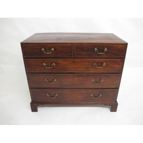 867 - A George III mahogany chest of drawers