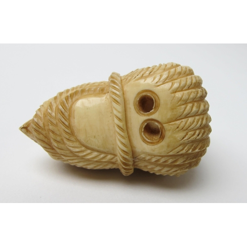 526 - A Japanese ivory netsuke of rats