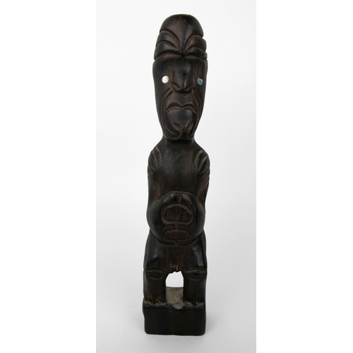 533 - A Maori carved wood hinged box