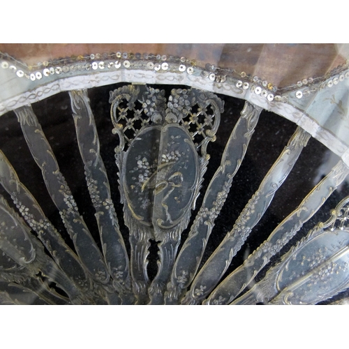 690 - An 18th century fan