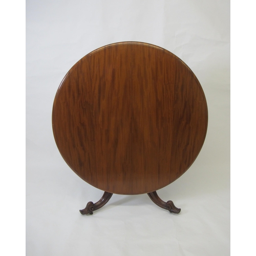 757 - An early 19th Century mahogany circular breakfast table