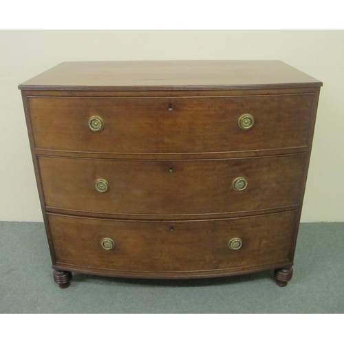 813 - A late Georgian mahogany chest of drawers