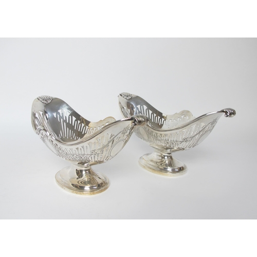 144 - A pair of Edwardian silver baskets