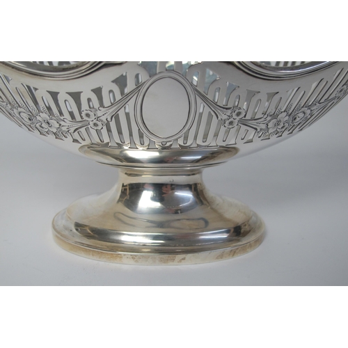 144 - A pair of Edwardian silver baskets