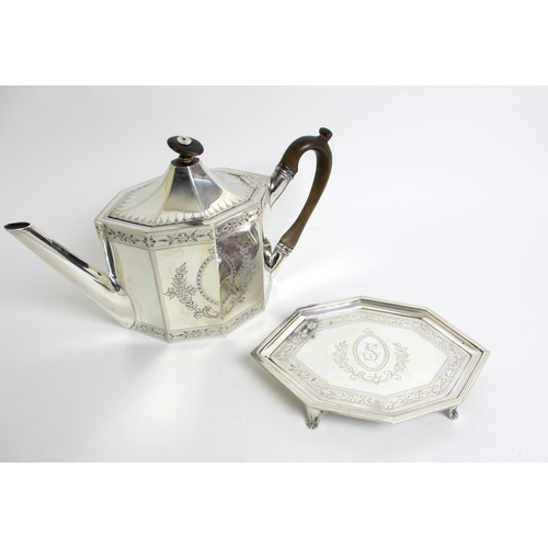 184 - A George III silver teapot on stand