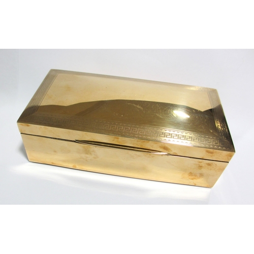 214 - A 9ct gold cigarette box