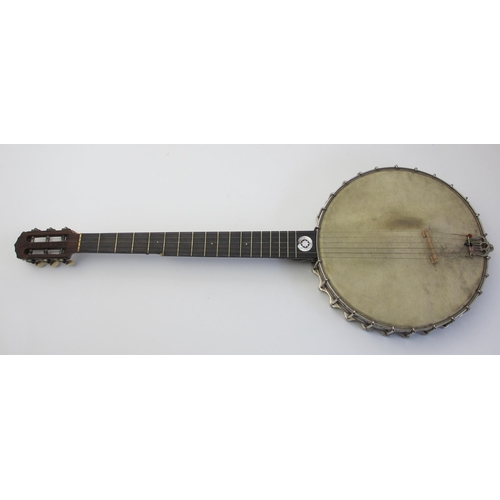 670 - An American banjo