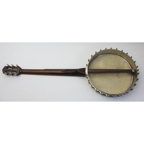 670 - An American banjo