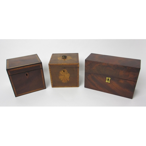 672 - A Victorian mahogany rectangular box