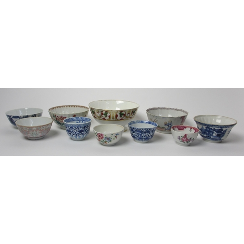 677 - A group of Chinese 18th / 19th century sugar and tea bowls