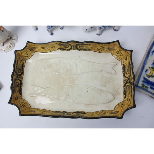 712 - A creamware sardine dish