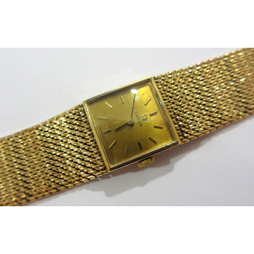 74 - A ladies 9 ct gold Omega wrist watch  1968