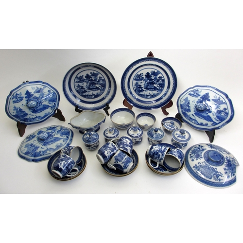 806 - A Chinese export blue and white service