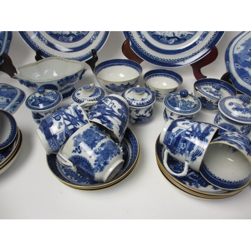 806 - A Chinese export blue and white service