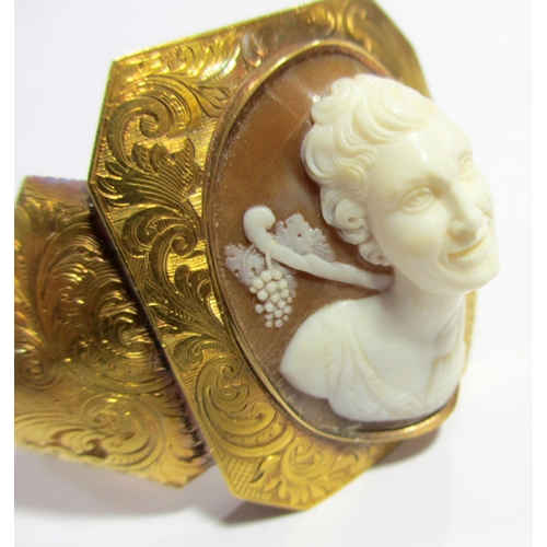 90 - A Victorian yellow metal cameo set bangle
