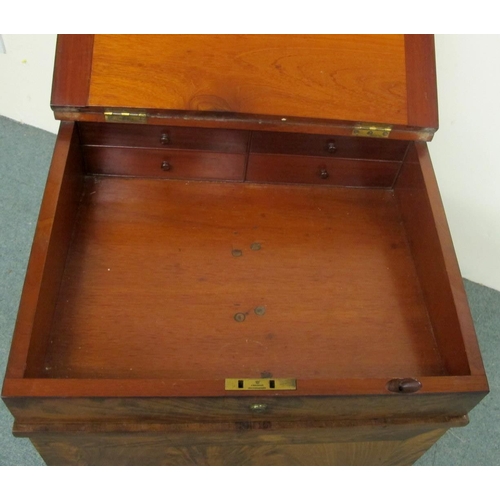 815 - A late Victorian mahogany davenport desk