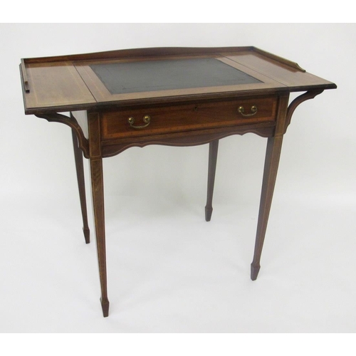 842 - An Edwardian mahogany inlaid desk