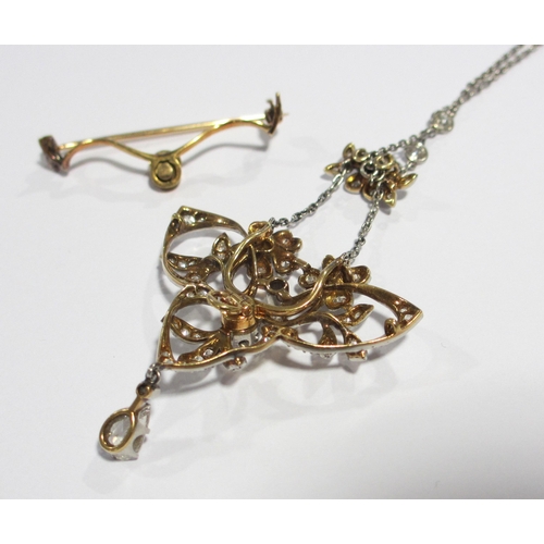 100 - A fine late 19th century diamond pendant necklace