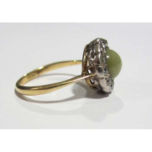 118 - An Edwardian cats eye and diamond ring