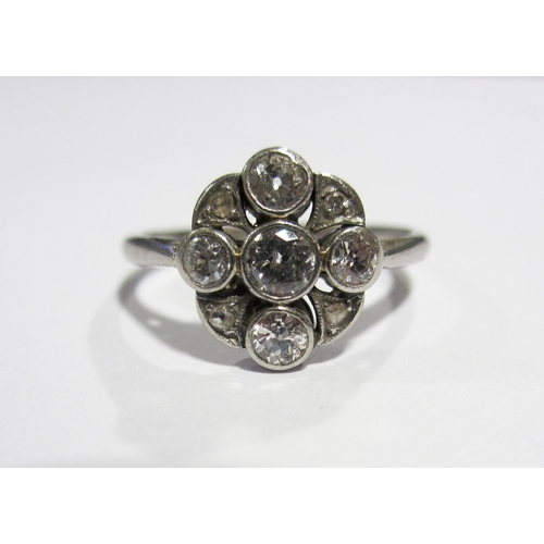 120 - An Art Deco platinum and diamond ring