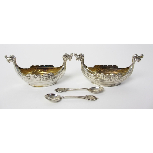 166 - A cased pair of silver salts