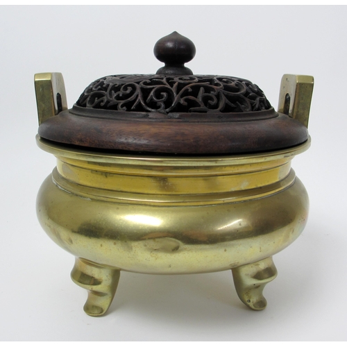 279 - A Chinese bronze censer