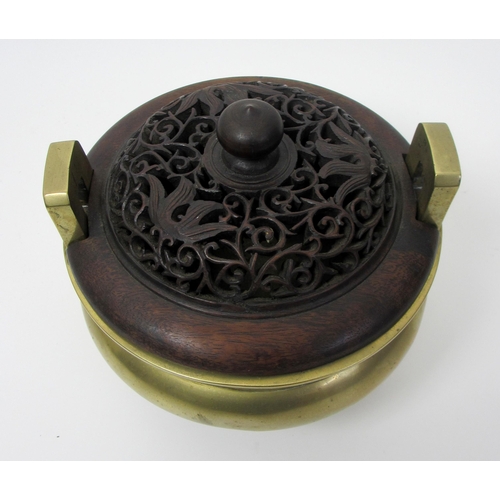 279 - A Chinese bronze censer