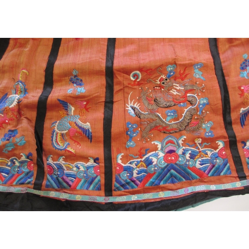 306 - A Han lady's embroidered silk skirt