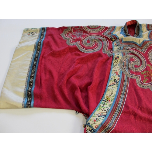 312 - An unusual fucshia silk damask Han ladies informal robe