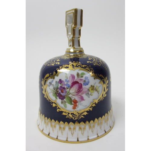 493 - A Meissen table bell