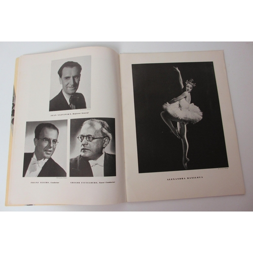 542 - Of ballet interest: A collection of 30 black and white photographs and photocards from the Diaghilev... 