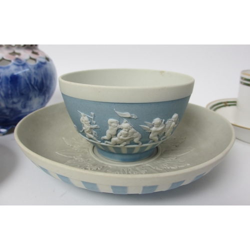 552 - A Wedgwood jasperware teabowl and saucer