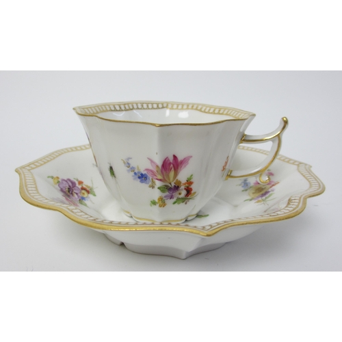 553 - A Meissen pierced basket